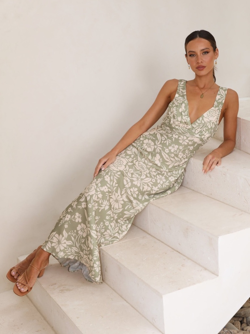Billy J Rubi Maxi Dress - Green Floral size small. NEW